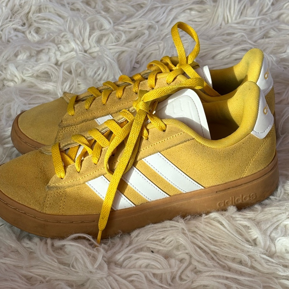 Adidas Grand Court Alpha Mustard Suede Gum Sole Sneakers Size 9.5
